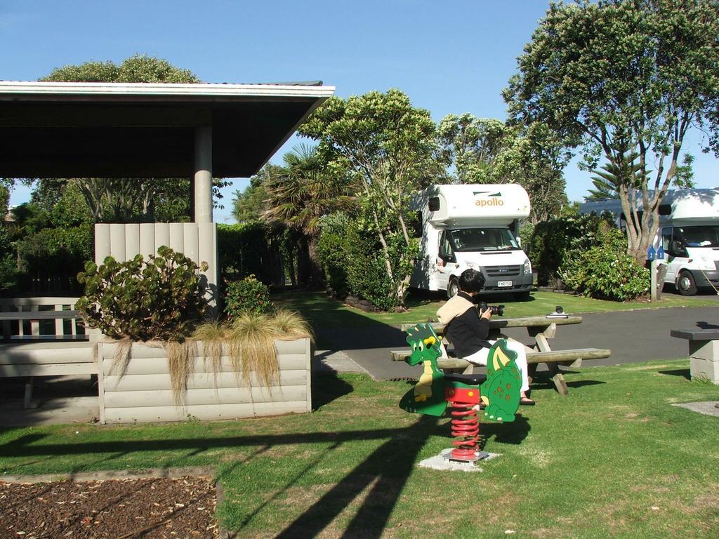 New Plymouth Top 10 Holiday Park Esterno foto