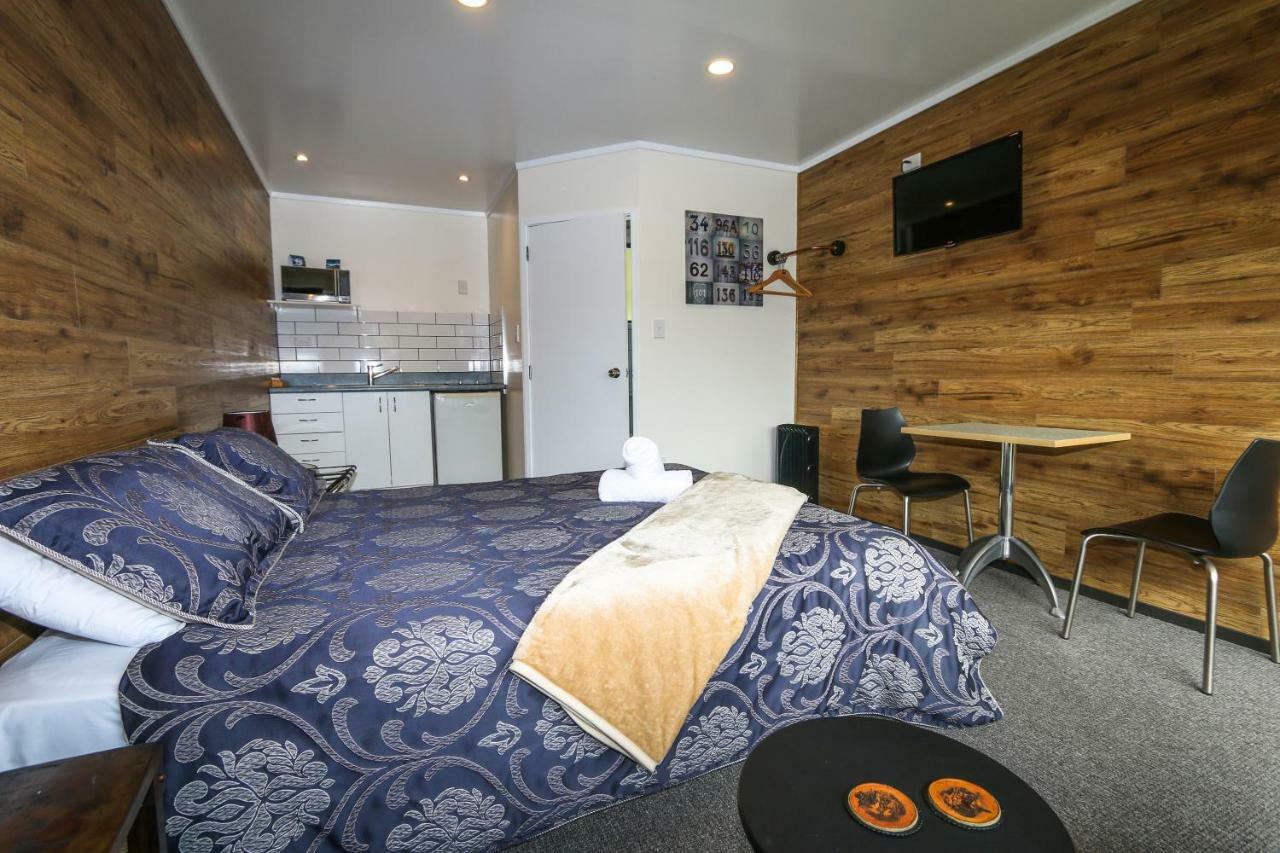 New Plymouth Top 10 Holiday Park Esterno foto